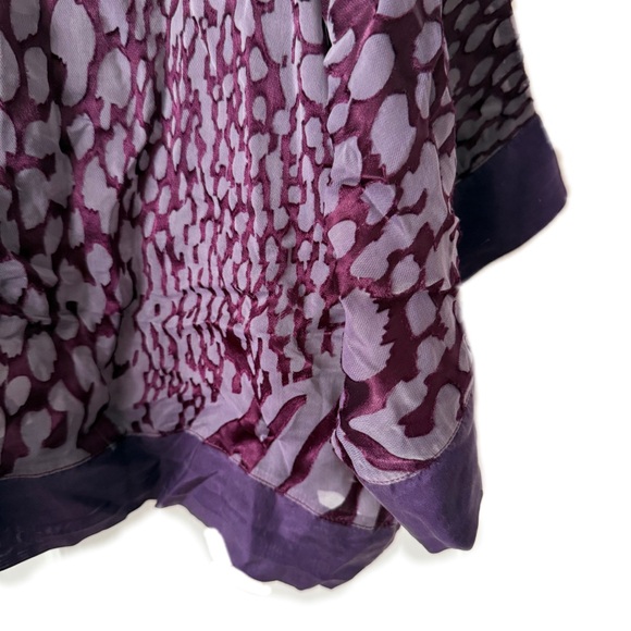 Purple Language Leopard Print Shoulder Cutout Top - Picture 3 of 3